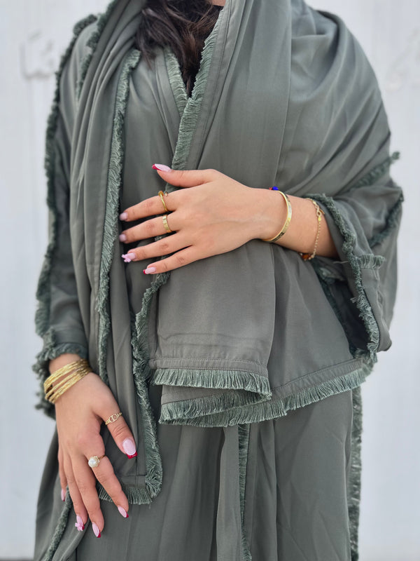 Zaytun Fringe Abaya